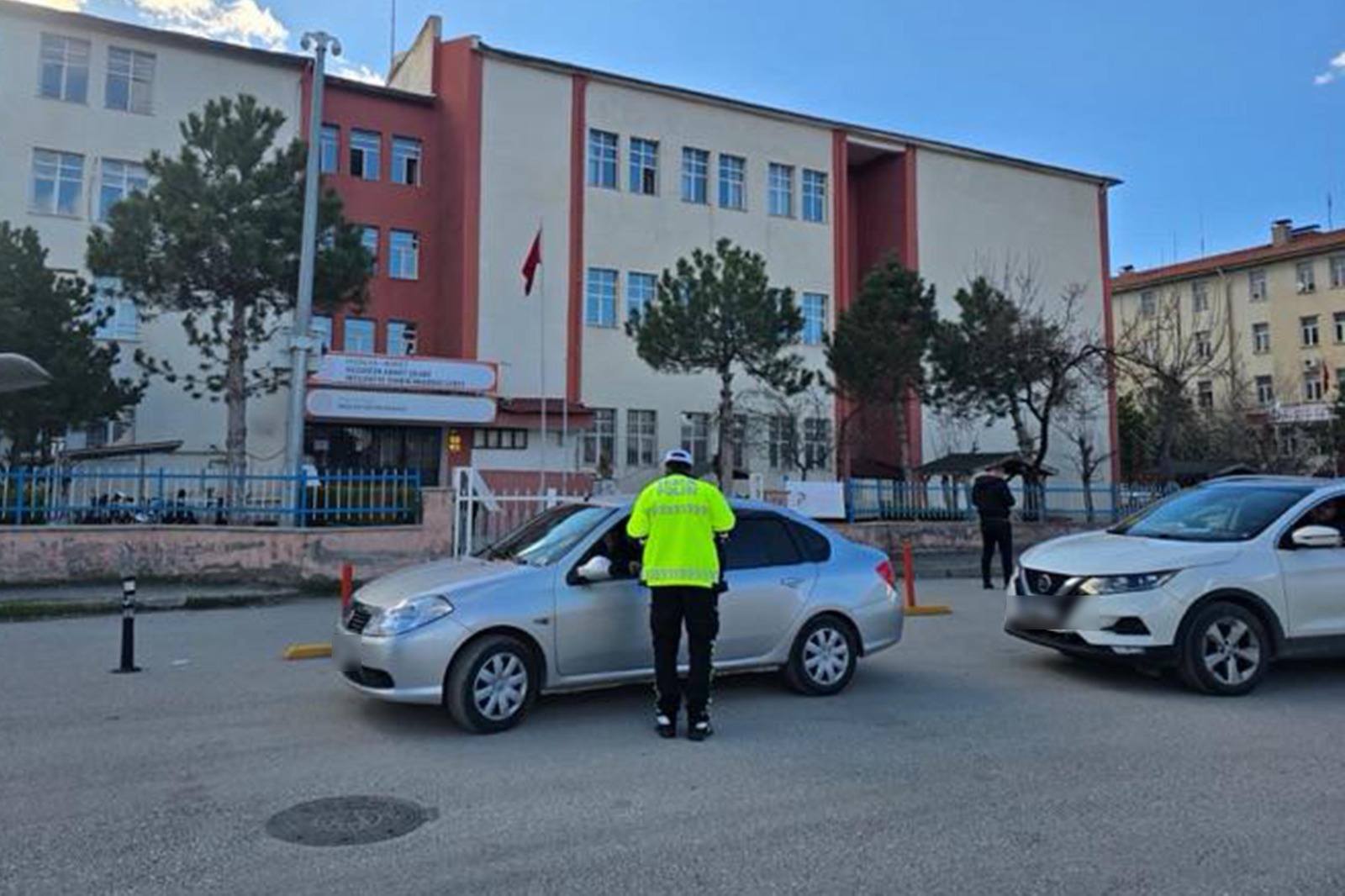 Erzincan’da Okul Çevrelerinde Sıkı Denetim: Öğrenci Güvenliği Ön Planda