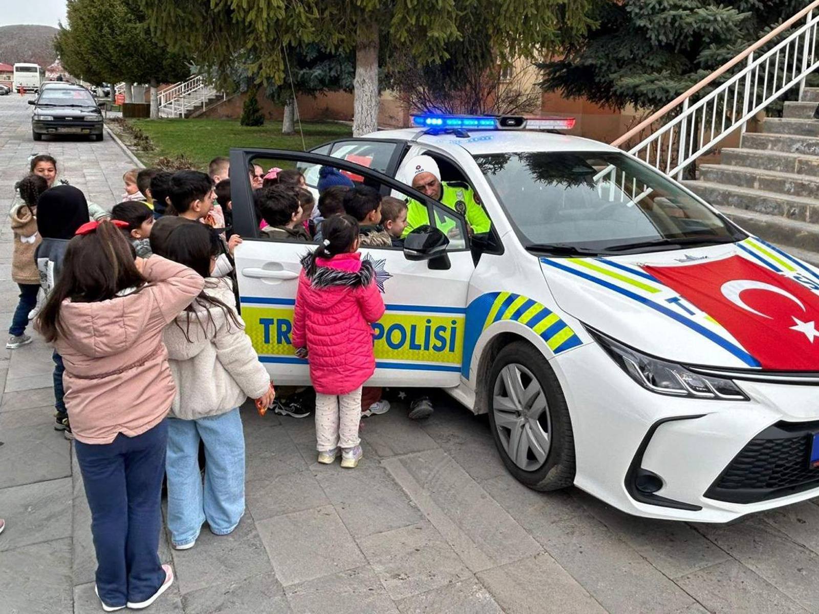 Erzincan’da Polis Haftası Coşkusu: Emniyet Teşkilatı 181. Yılını Kutluyor
