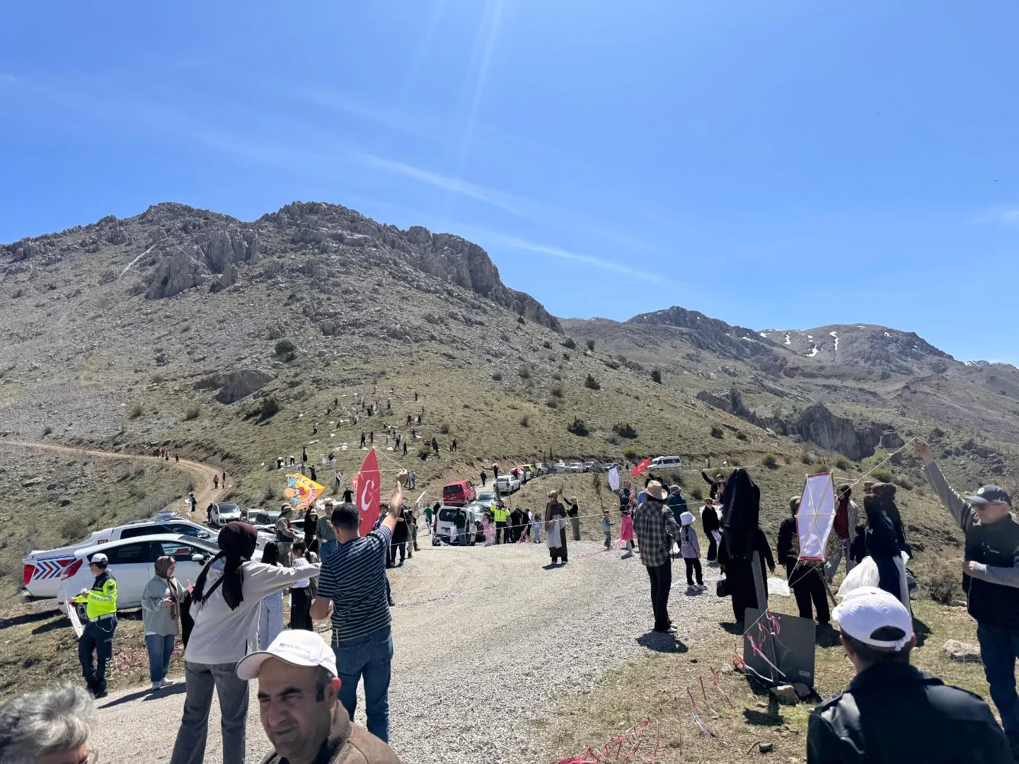 Kemaliye’de Gökyüzü Uçurtmalarla Şenlendi