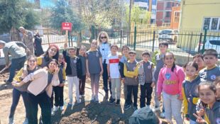 Minik Eller Toprakla Buluştu: Hobi Bahçesi Çocuklarla Şenlendi