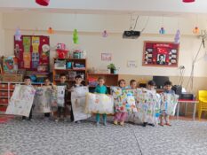 Miniklerden Masal Halısı Projesi: Hem Okudular Hem Resmettiler