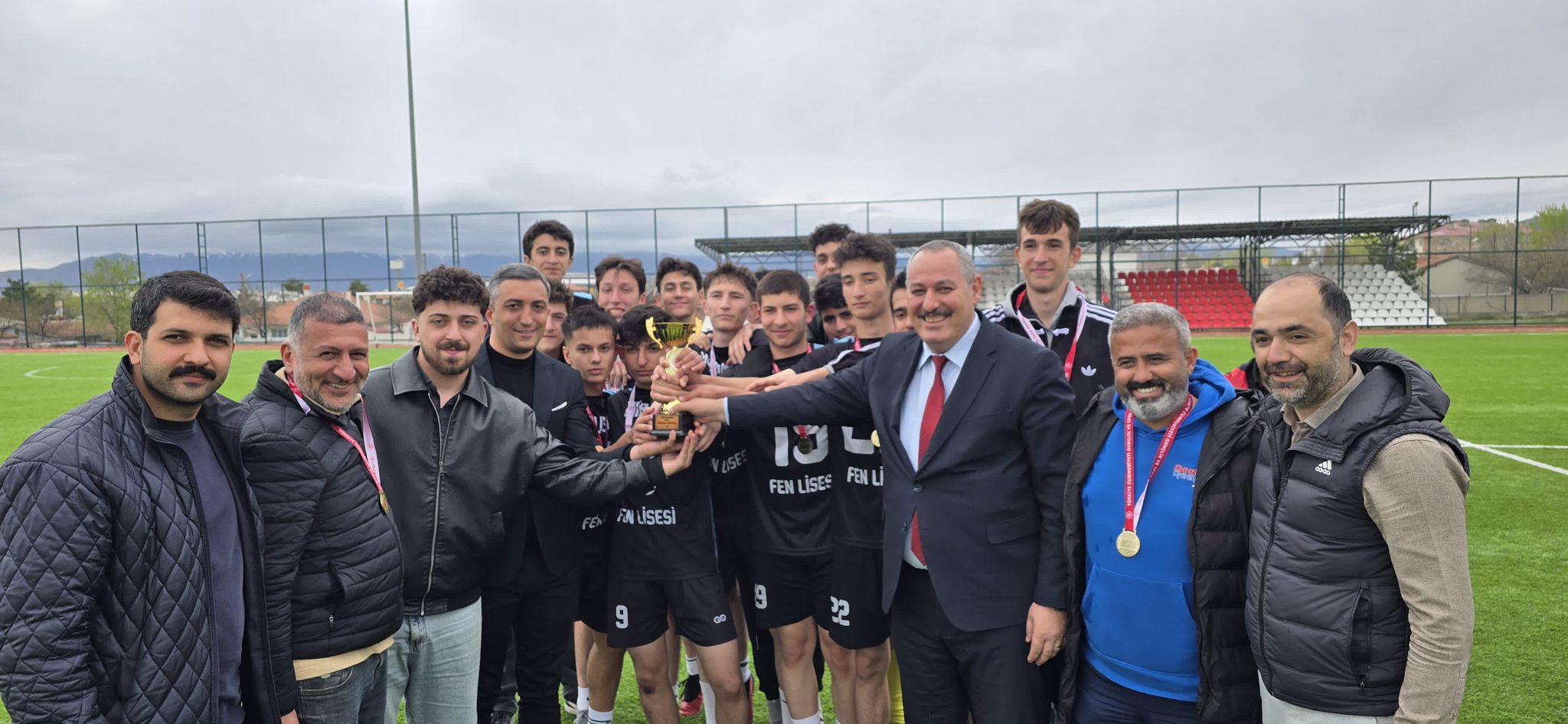 TÜGVA’dan Futbol Şöleni: Erzincan Şampiyonu Fen Lisesi Oldu