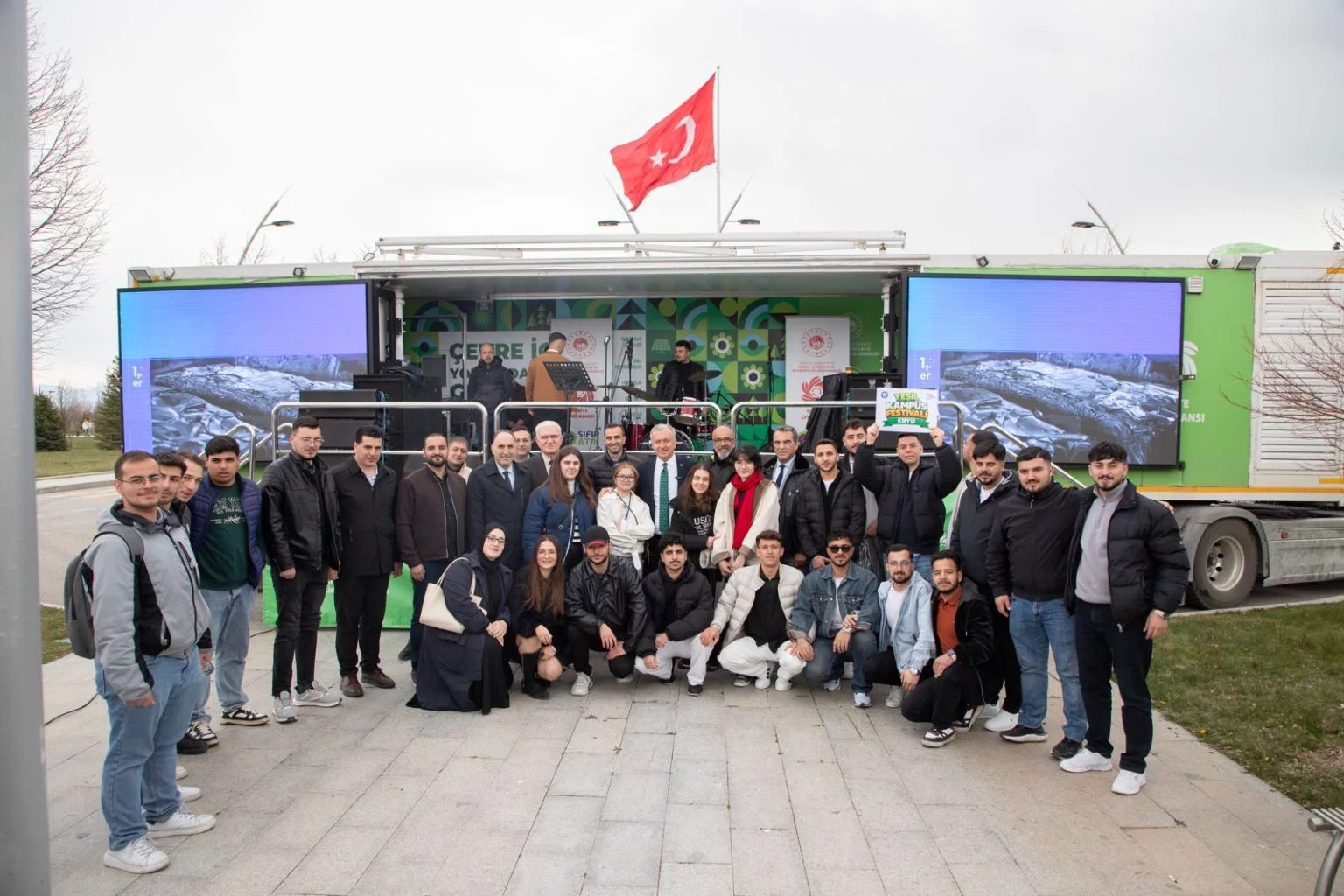 Üniversitede Çevre Şöleni: 72 Ton Atık Geri Dönüşüme Kazandırıldı