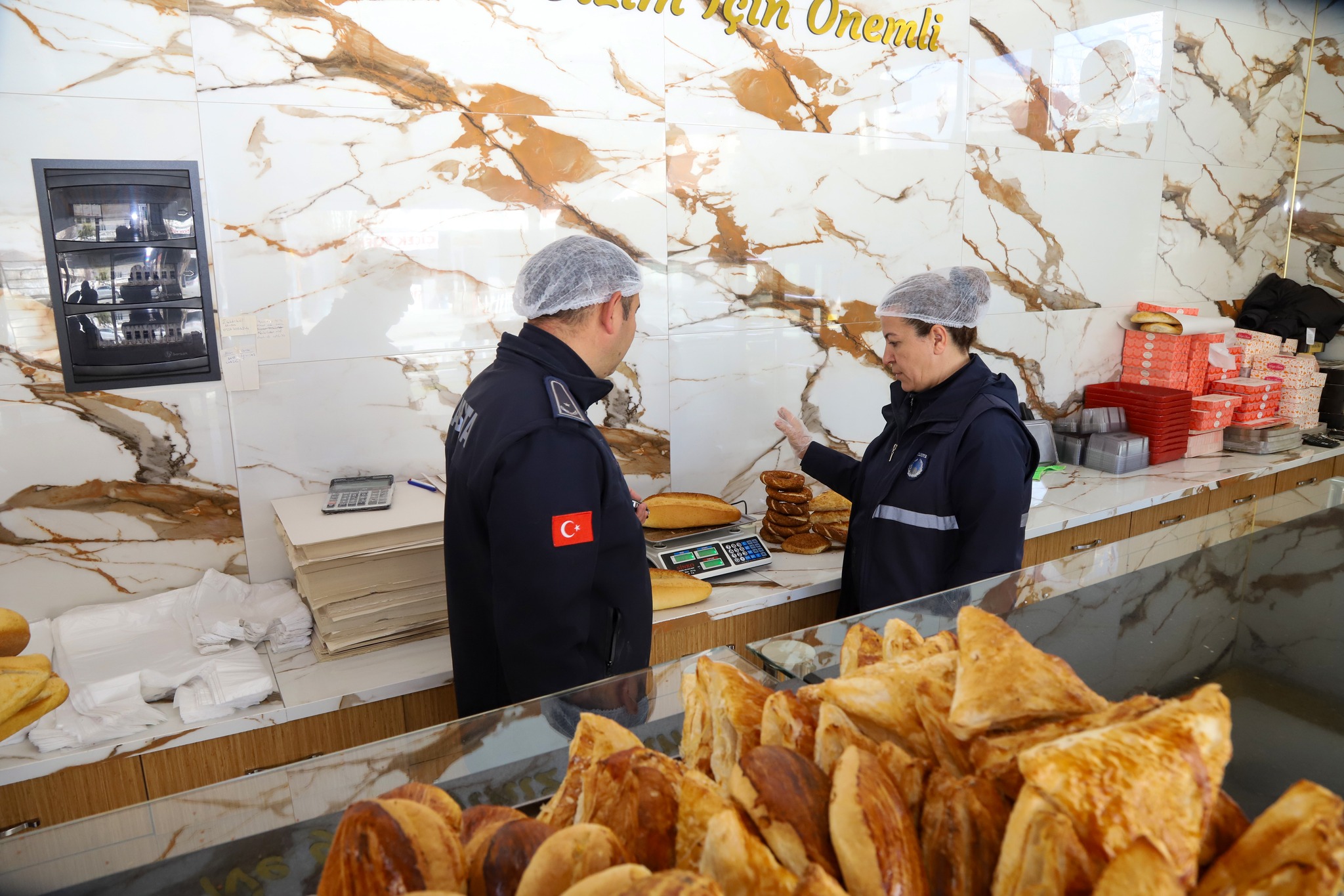 Zabıta’dan Fırınlara Sıkı Denetim: 77 İş Yeri Kontrol Edildi