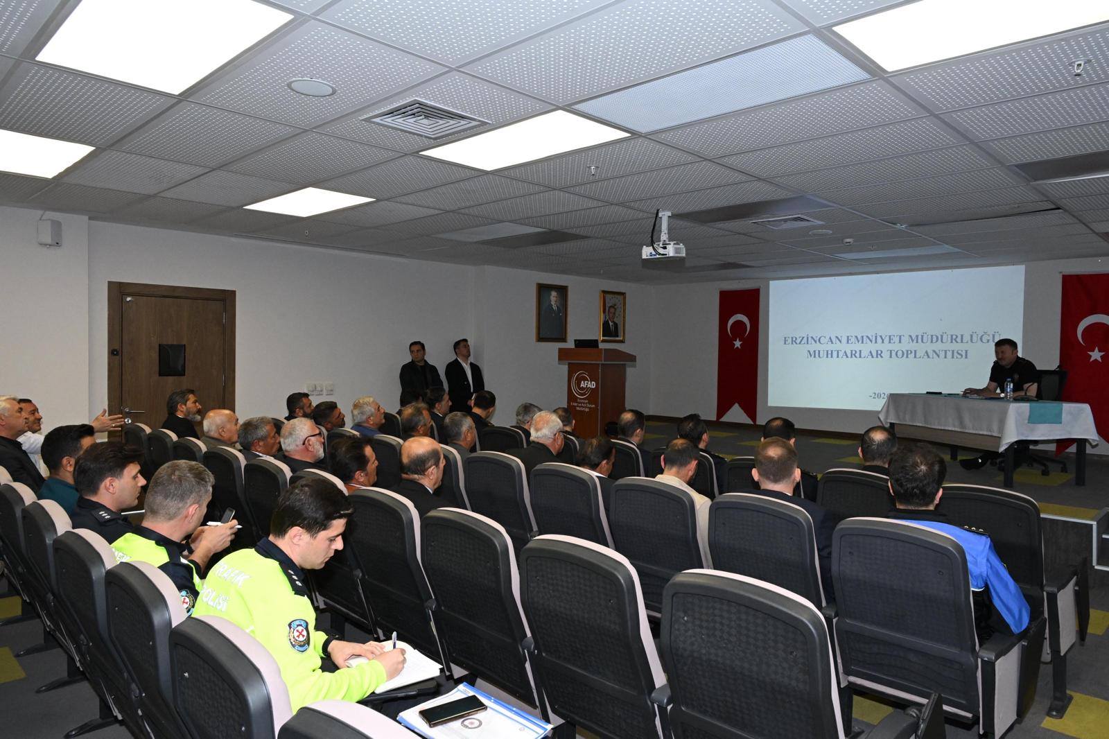 Emniyet-Muhtar İş Birliği Güçleniyor: Erzincan’da Kritik Toplantı