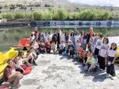 Erzincan’da Minikler Doğayla Buluştu: Ekşisu Sazlıklarında Kuş Gözlemi Heyecanı