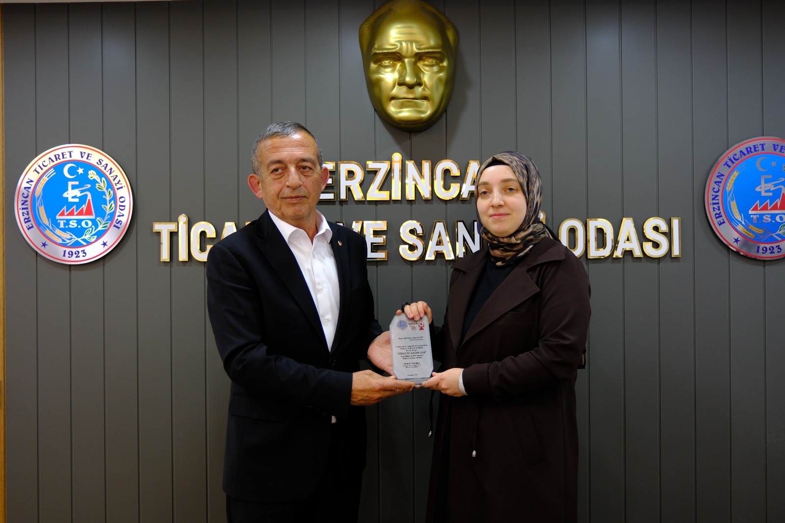 Erzincan’da “Zirvede Kadın Var!” Buluşması Yoğun İlgi Gördü