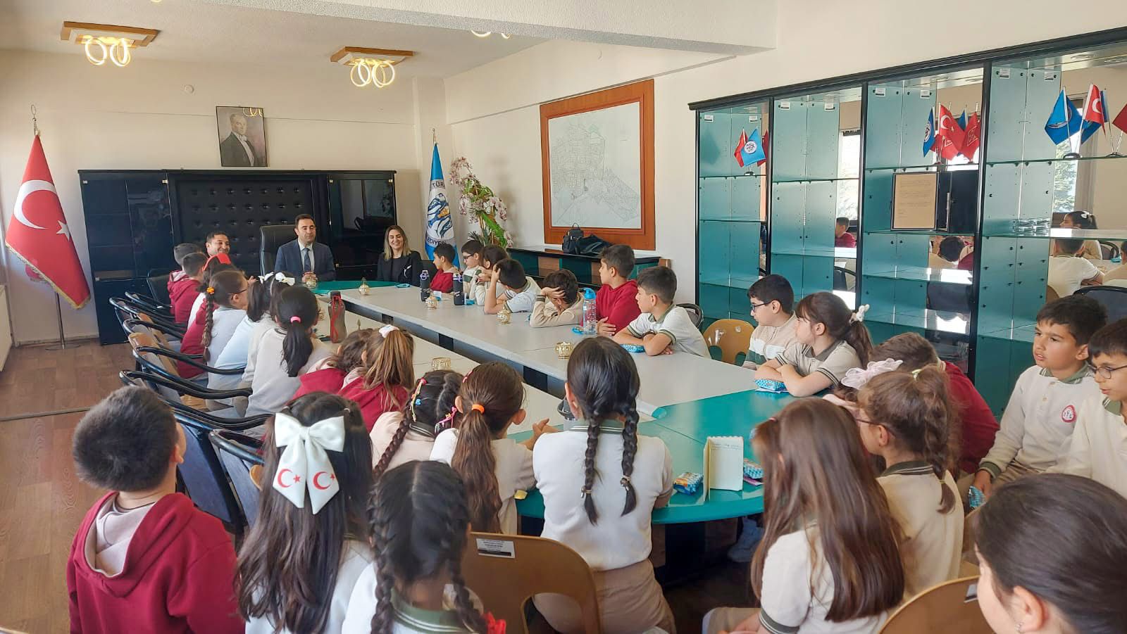 Gazi İlkokulu Öğrencilerinden Erzincan Belediyesine Anlamlı Ziyaret