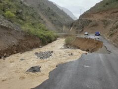 Kemaliye’de Sel Felaketi: Köy Yolu Çöktü, Ulaşım Kesildi