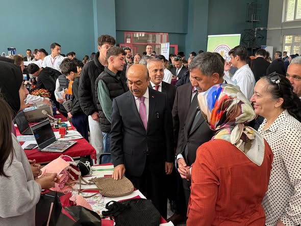 Meslek Liseleri Kariyer Fuarı Erzincan’da Açıldı