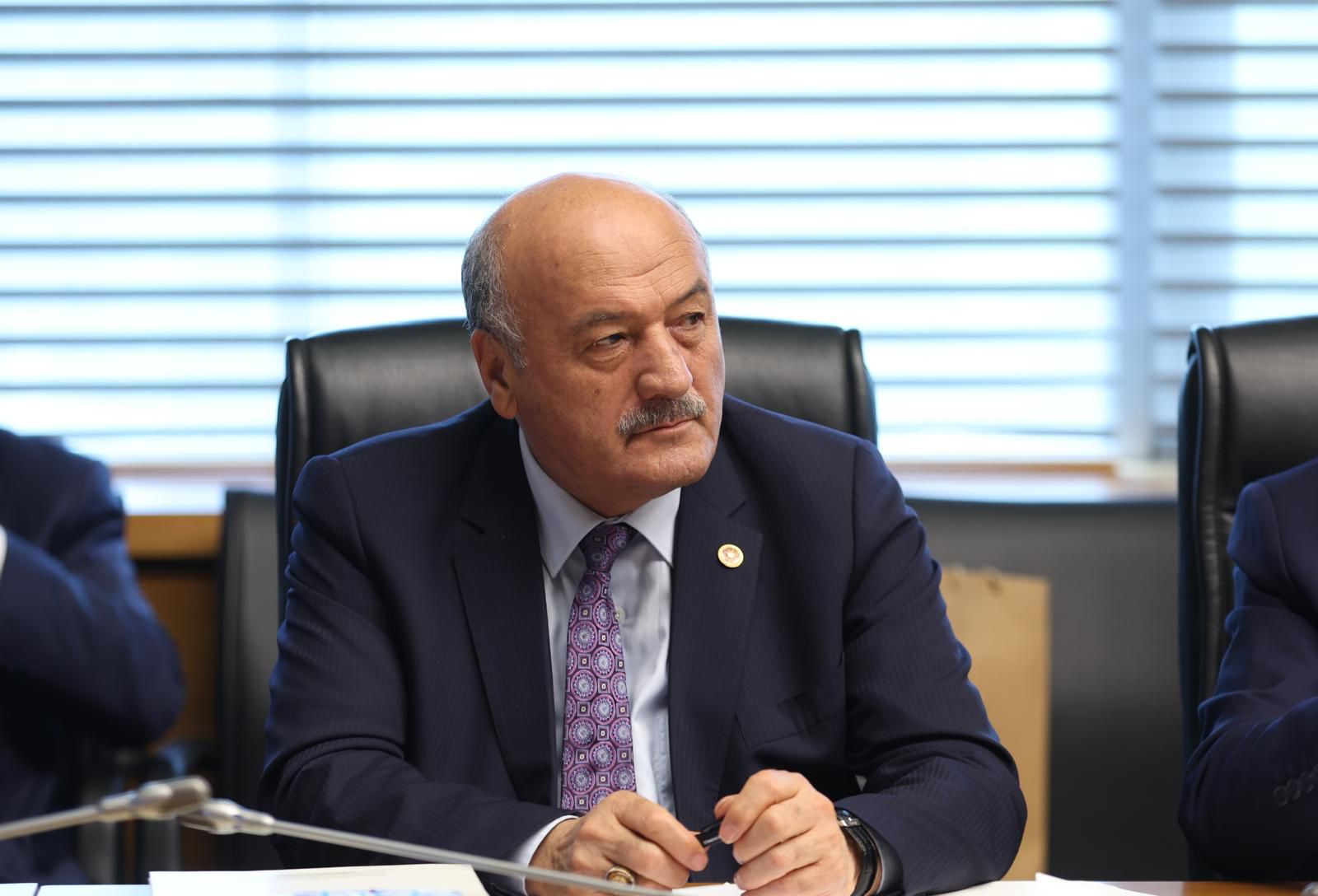 Milletvekili KARAMAN: “Türkiye iki dev demiryolu hattıyla örülmeli”