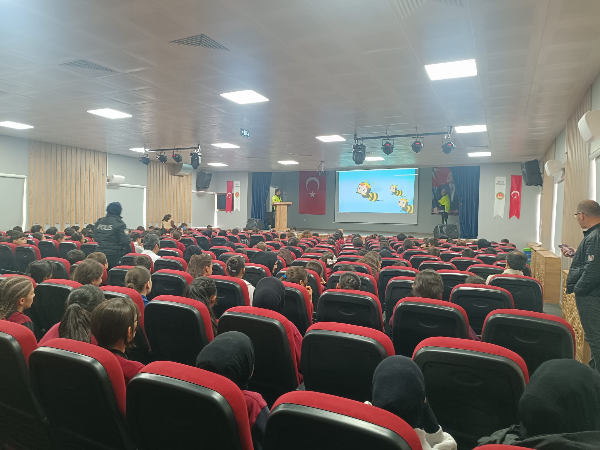 Üzümlü’de Trafik Bilinci Seferberliği: Öğrencilere Hayat Kurtaran Eğitim