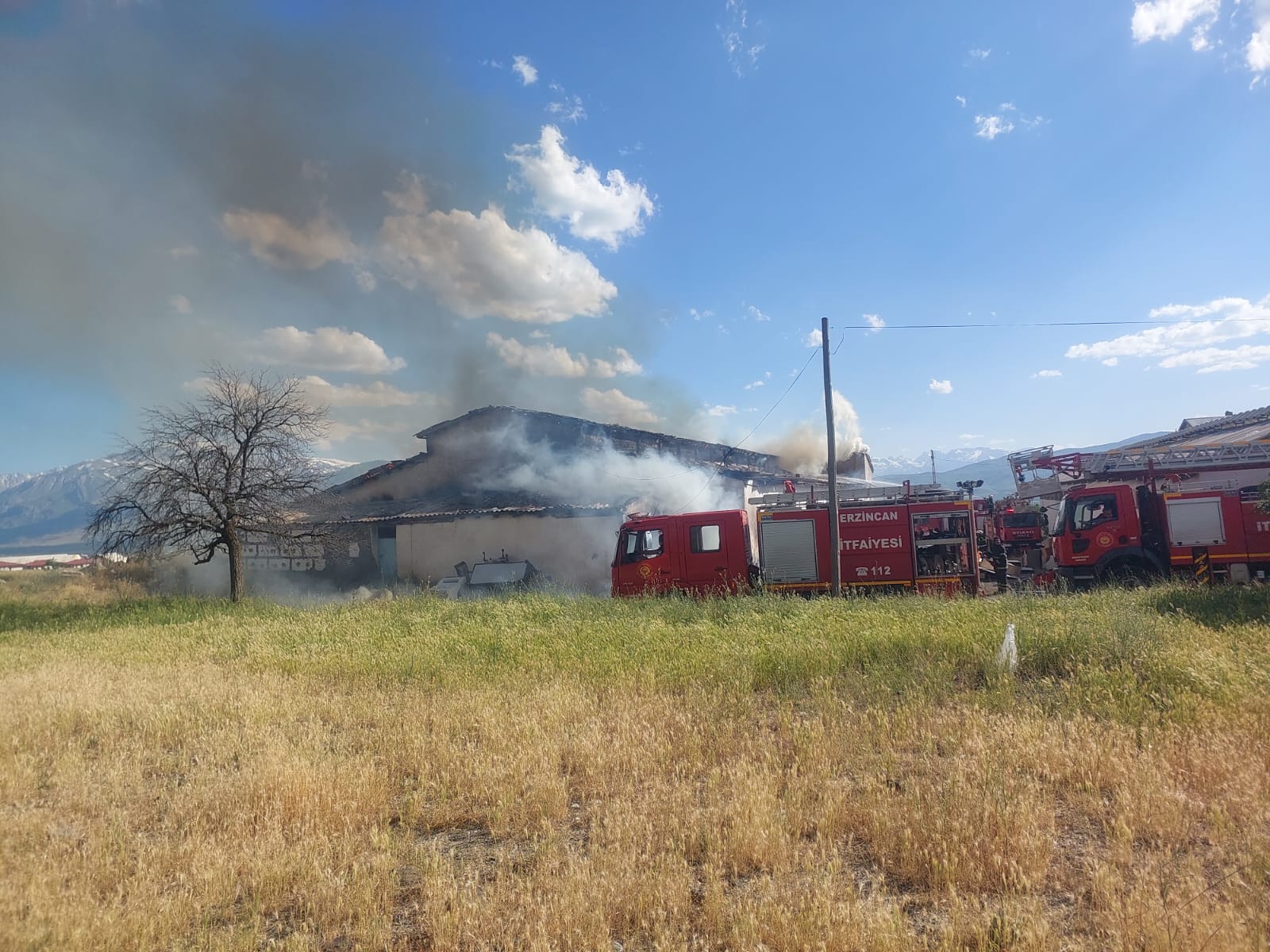 Erzincan’da Depo Yangını Kısa Sürede Kontrol Altına Alındı