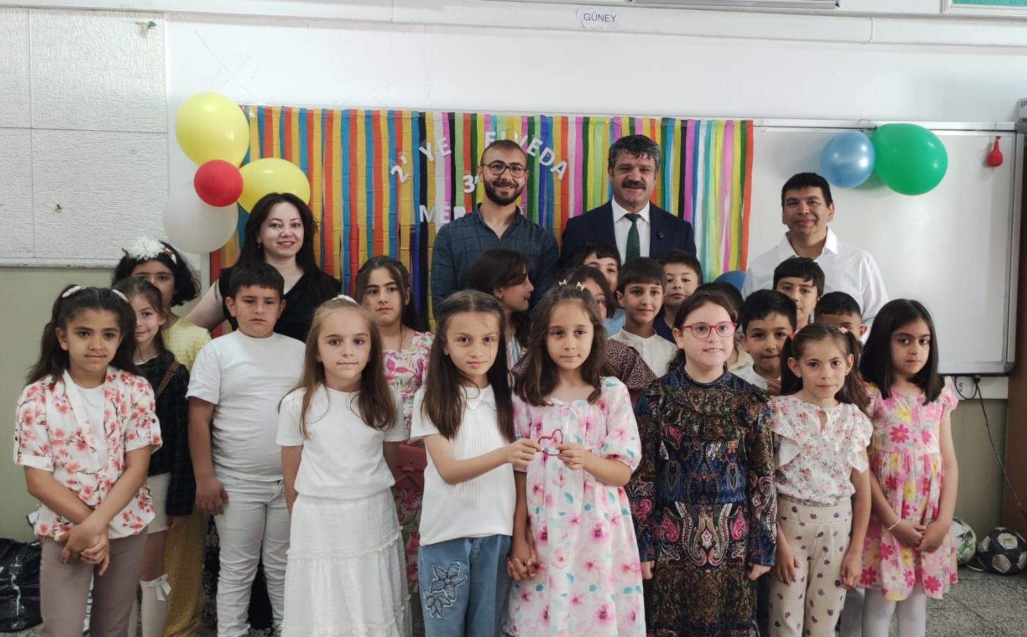 Başkan Kök, Öğrencilerin Karne Sevincine Ortak Oldu