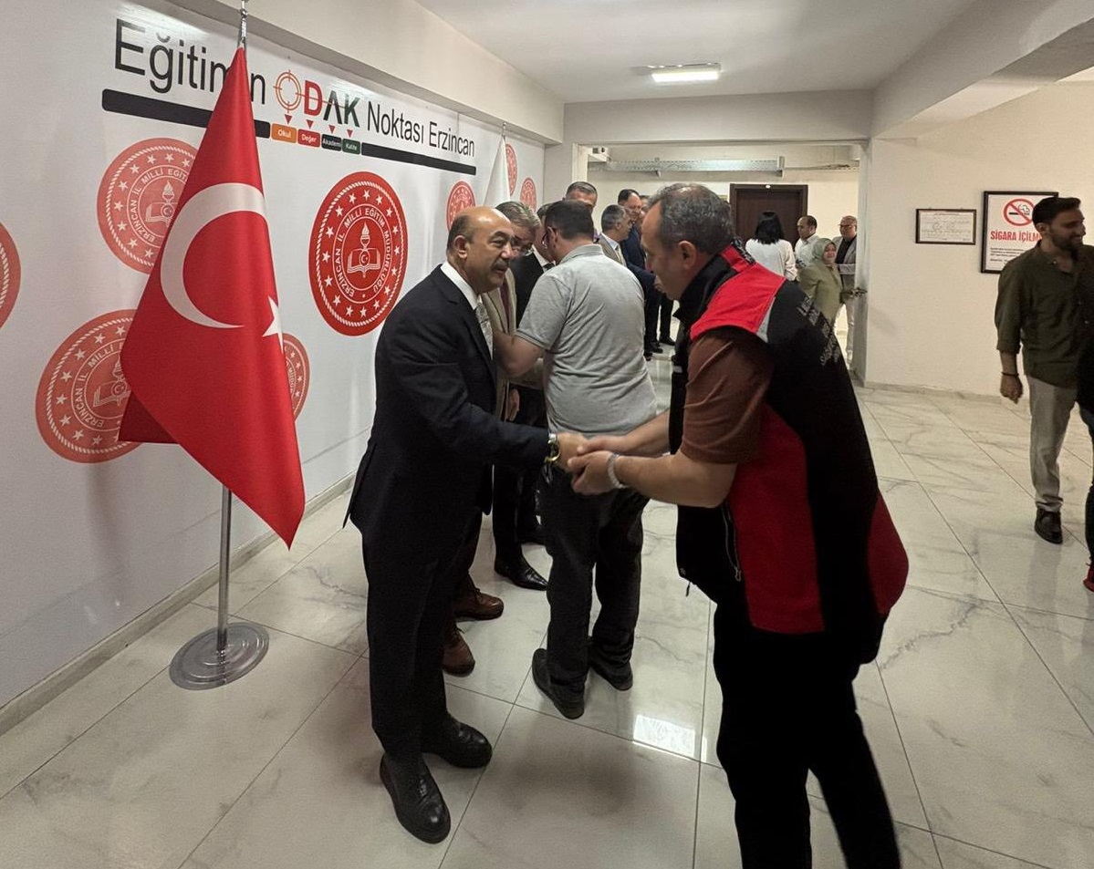 Erzincan İl Milli Eğitim Müdürlüğü’nde Bayramlaşma Programı Düzenlendi