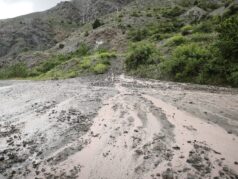Erzincan-Kemah Yolunda Toprak Kayması Paniği