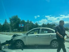 Erzincan Tedaş Kavşağı’nda Trafik Kazası: Araçlarda Maddi Hasar Oluştu