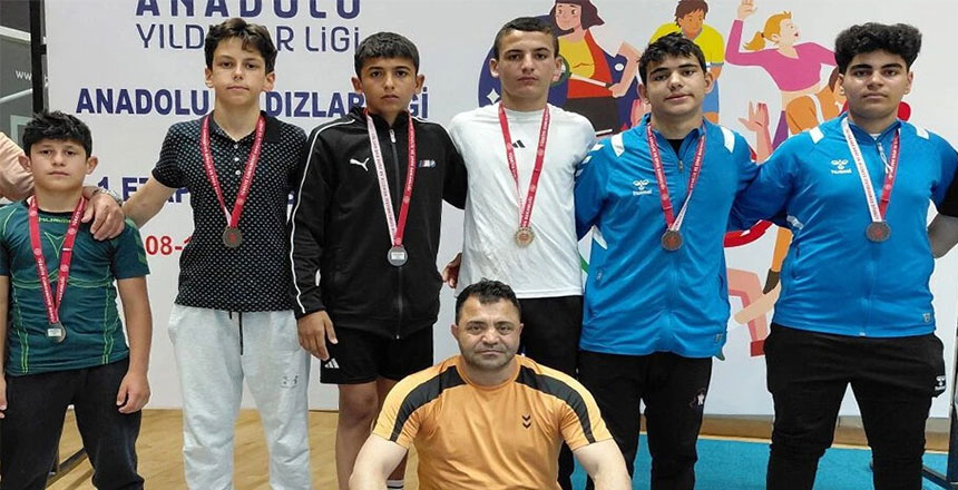 Erzincanlı Güreşçilerden Bölge Finallerinde Büyük Başarı