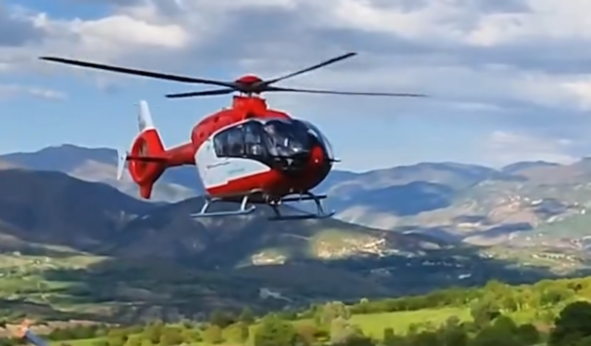 Göğüs Ağrısı İhbarı Ekipleri Harekete Geçirdi: 70 Yaşındaki Hasta Hava Ambulansıyla Erzincan’a Ulaştırıldı