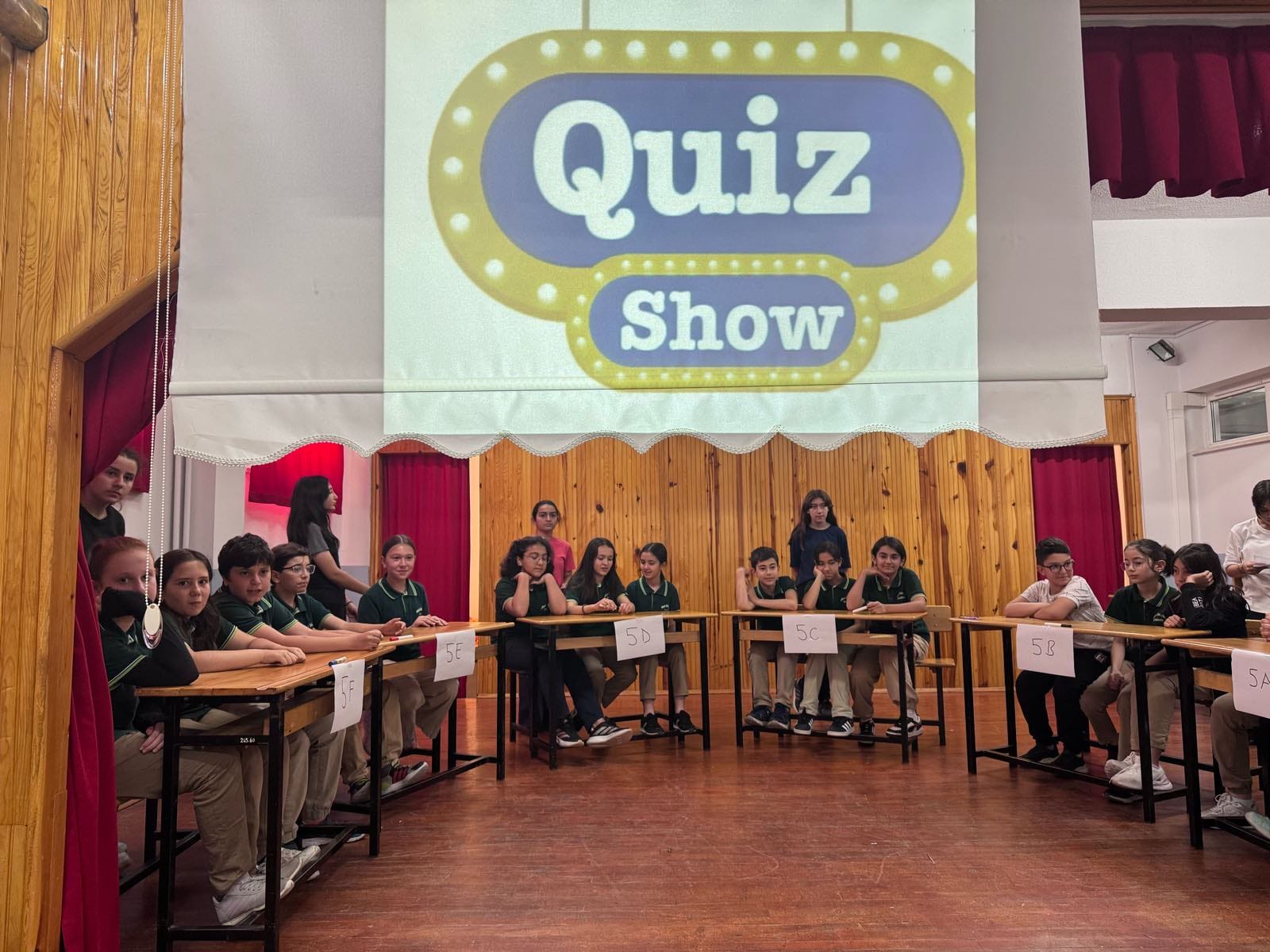 İMKB Müşir Zeki Paşa Ortaokulu’nda İngilizce Heyecanı: “Quiz Show” Büyük İlgi Gördü