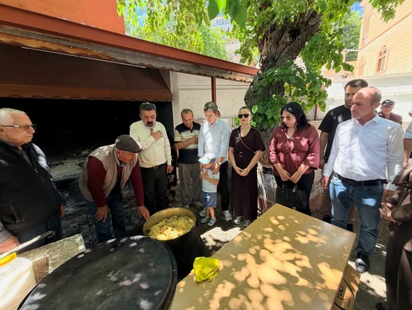 Kaymakam Arıkan ve Protokol Üyeleri Ocak Köyü Aşure Programına Katıldı