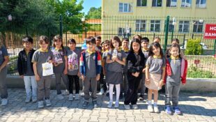 Minik Yüreklerden Sokak Hayvanlarına Büyük Destek
