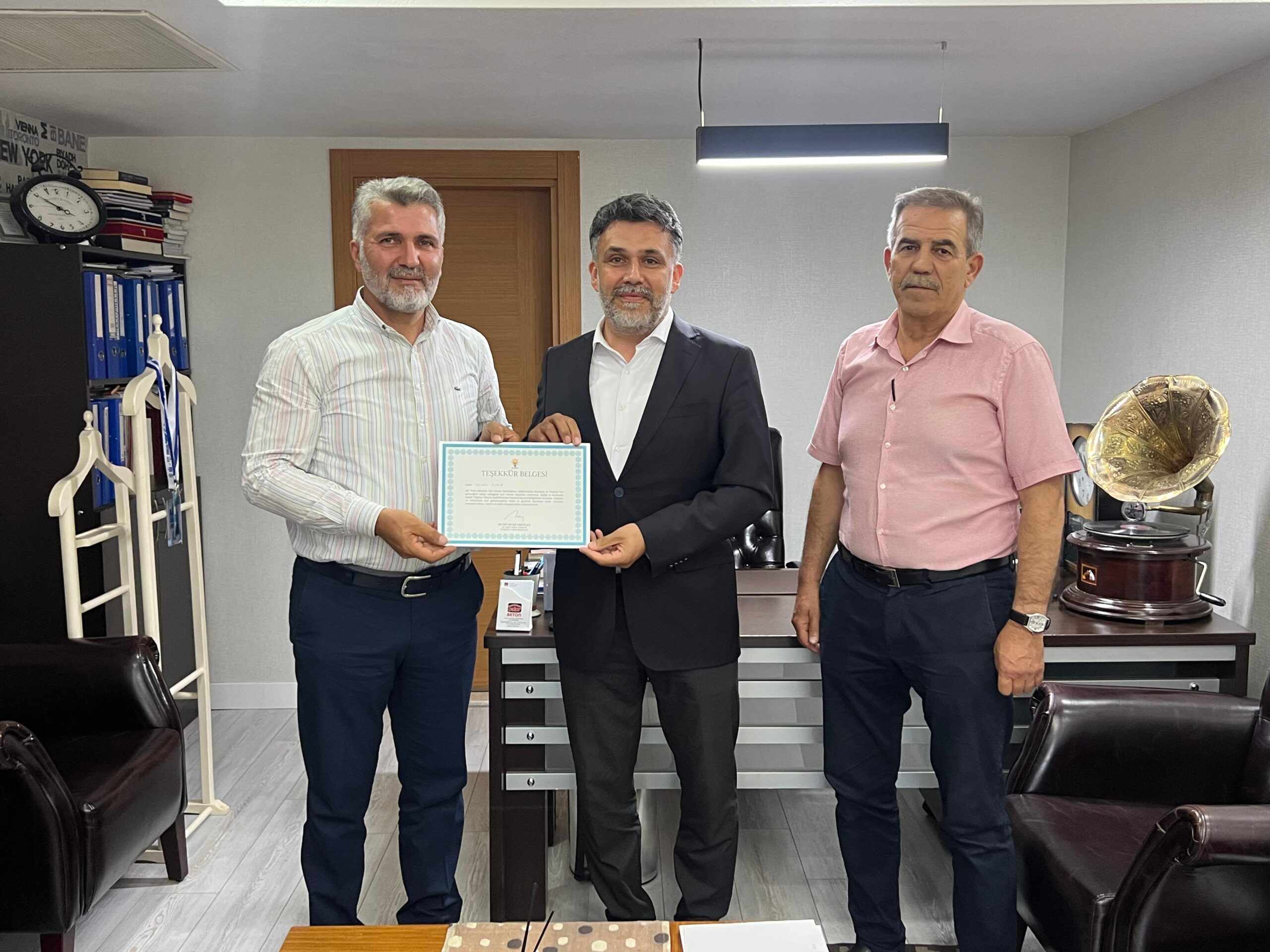 AK Parti Erzincan’dan Geçmiş Dönem İl Başkanlarına Vefa Ziyareti