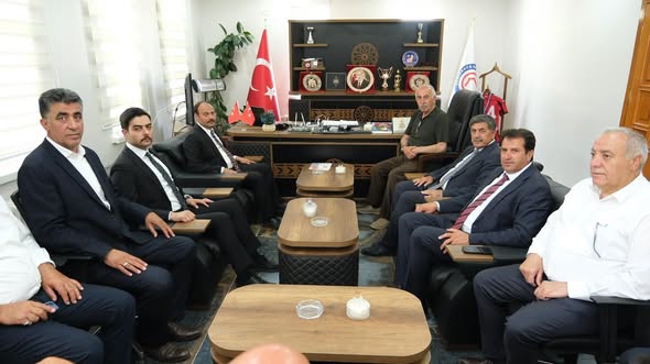 Bekir Aksun’dan Çadırkaya Belediyesine Ziyaret