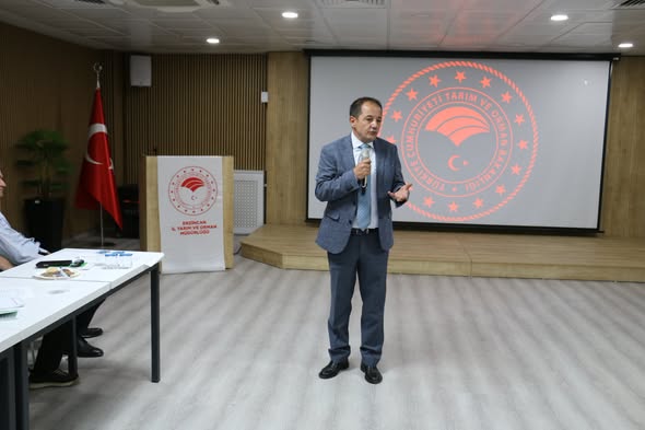 Erzincan Toplu Sera Bölgesi Yatırımcılarıyla Değerlendirme Toplantısı Düzenlendi