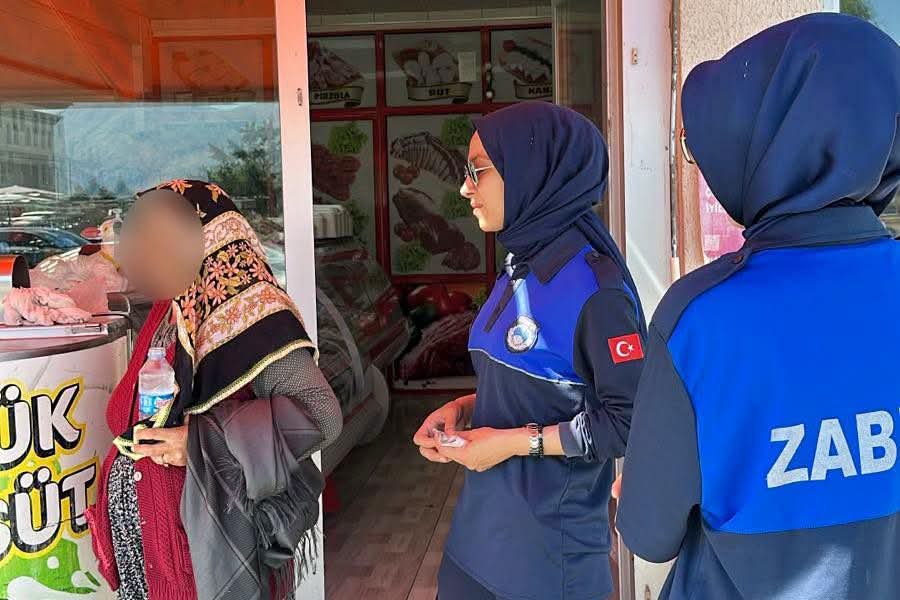 Erzincan’da Dilencilik Operasyonu: 3 Kişi Yakalandı, 2 Bin 900 TL’ye El Konuldu