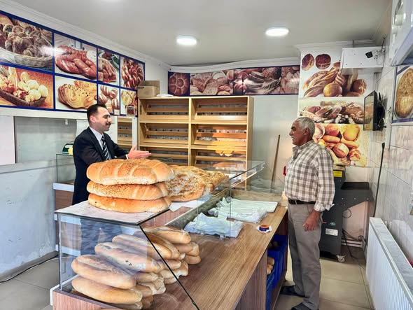 Kaymakam Hökelekli’nden Üzümlü Çarşı Esnafına Ziyaret