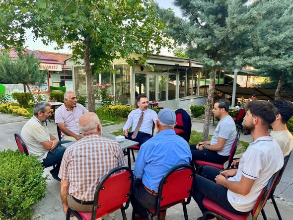 Üzümlü Kaymakamı Hacı Osman Hökelekli Esnaf ve Vatandaşlarla Buluştu