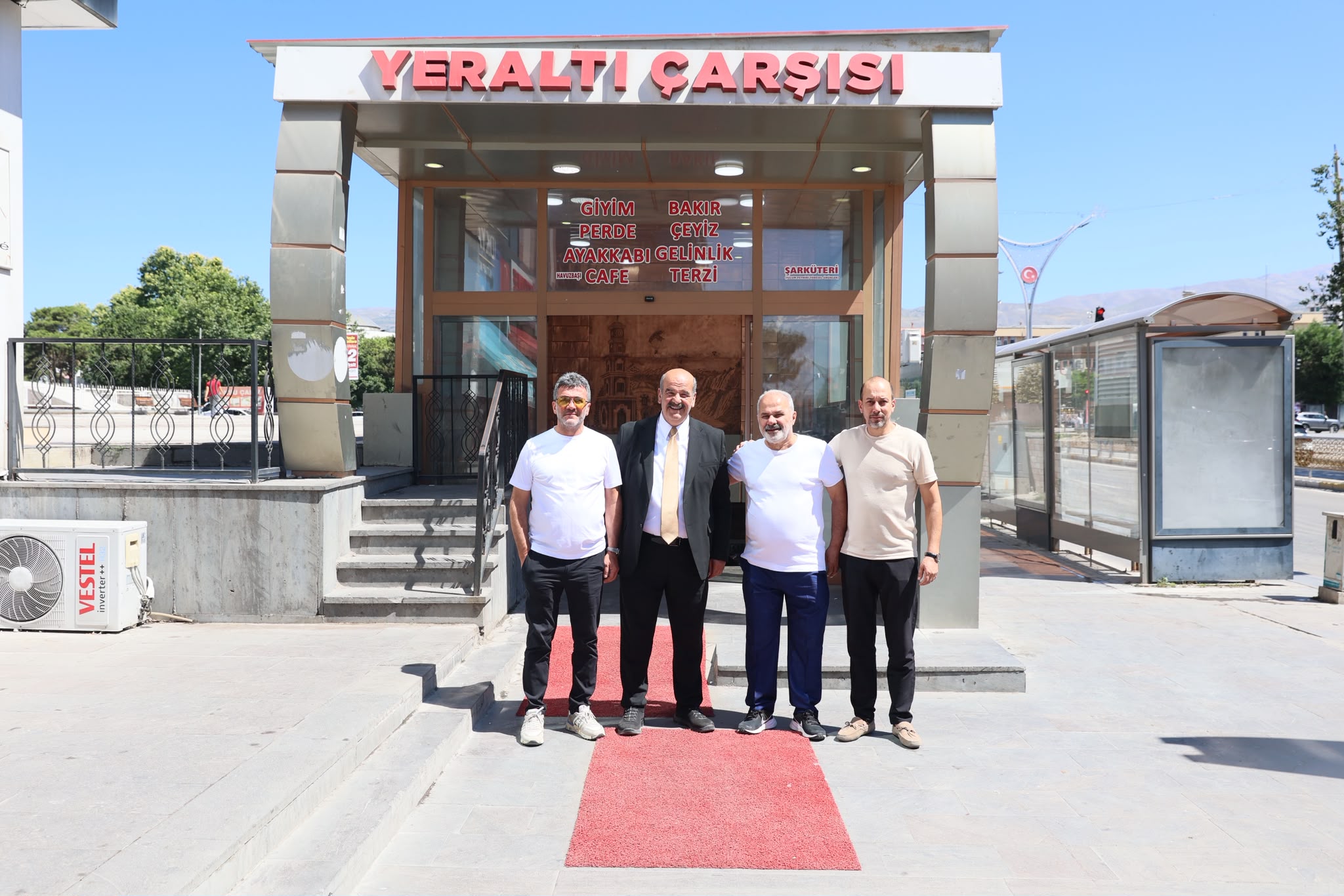 Yeraltı Çarşısı Esnafıyla Kahvaltıda Buluşan Süleyman Tan: “Değişim Şart”