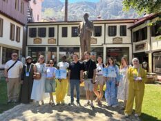 Yunus Emre Enstitüsü Türkçe Yaz Okulu Öğrencileri Kemaliye’nin Kültürel Mirasını Keşfetti