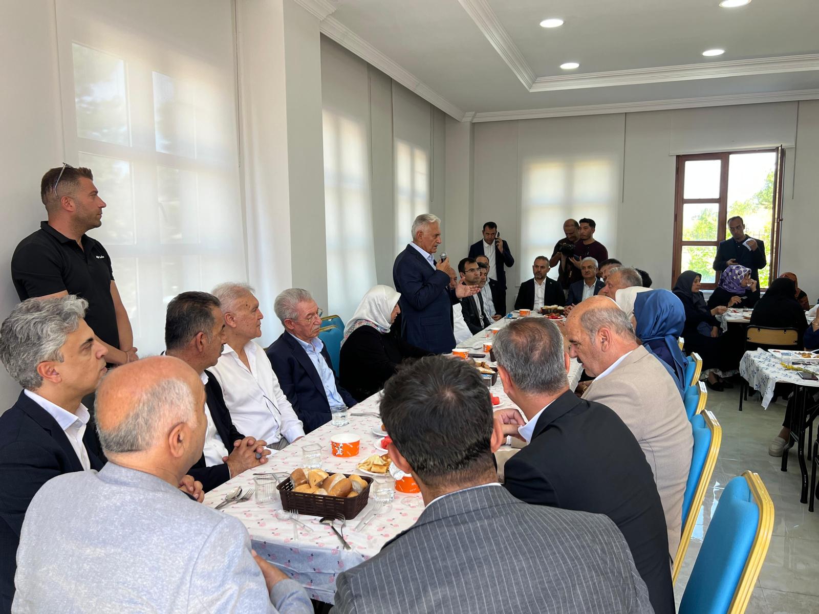 Baba Ocağı Erzincan’da Vefa Programı: Binali Yıldırım Hemşehrileriyle Buluştu
