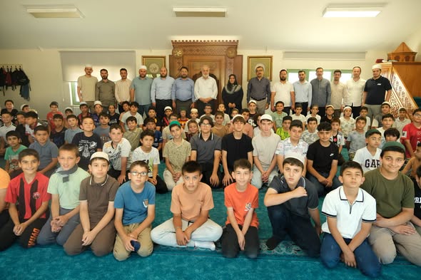 Geleceğin Hafızlarına Ziyaret: Burhan İşliyen Erzincan’da Kur’an Kursu Öğrencileriyle Buluştu