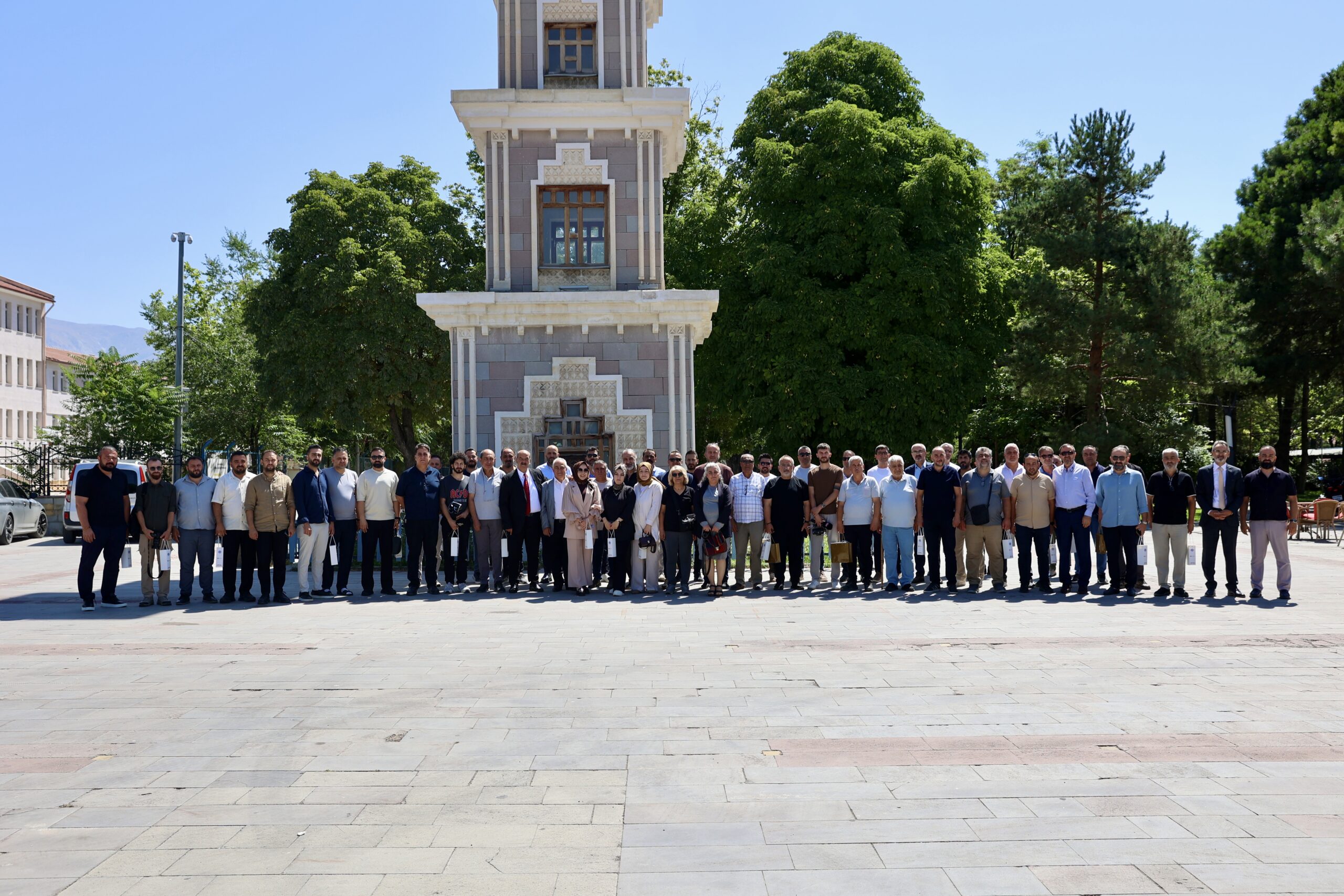 Süleyman Tan’dan Basın Mensuplarına Kutlama ve Destek Mesajı