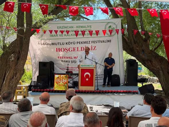 Kemaliye’de Geleneksel Pekmez Festivali Coşkusu: Pekmez Ağalığı 224 Bin TL’ye Alıcı Buldu