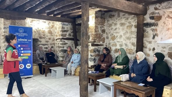 Kemaliye’de Kadına Yönelik Şiddetle Mücadele Eğitimi Düzenlendi
