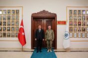 Korgeneral Tuncay Altuğ’dan Vali Aydoğdu’ya Veda Ziyareti