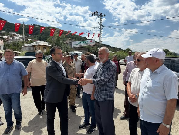 Refahiye Kaymakamı Taşkıran, Köylerde Vatandaşlarla Bir Araya Geldi