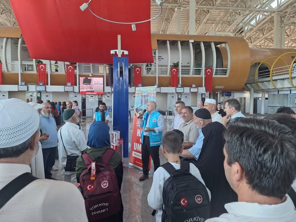 Umre Ödüllü Bilgi Yarışmasının Kazananları Kutsal Topraklara Uğurlandı