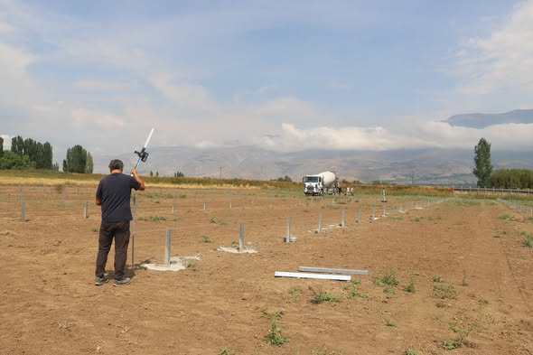 Erzincan’da Bir İlk! Topraksız Çilek Serası Kuruluyor
