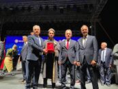 Erzincan’ın Gururu Halil Ömer Değirmencioğlu’na Türkiye’nin Çırağı Plaketi