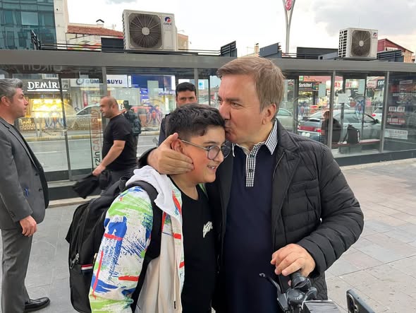 Vali Aydoğdu, Hemşehrileri ve Esnafla Bir Araya Geldi