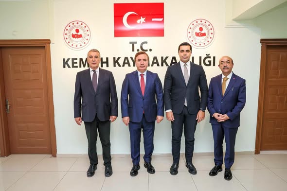Vali Aydoğdu Kemah’ta Esnaf ve Vatandaşlarla Buluştu