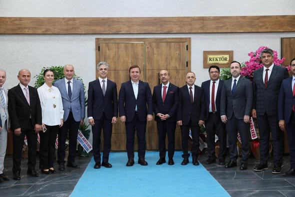 Vali Aydoğdu’dan Rektör Kuyrukluyıldız’a Hayırlı Olsun Ziyareti