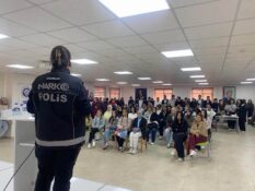 610 Üniversite Öğrencisine Narkorehber Eğitimi