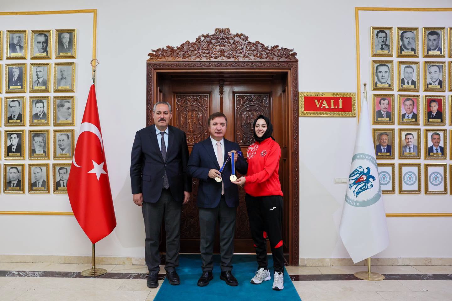 Avrupa Şampiyonu Kübra Cengiz’e Vali Aydoğdu’dan Tebrik