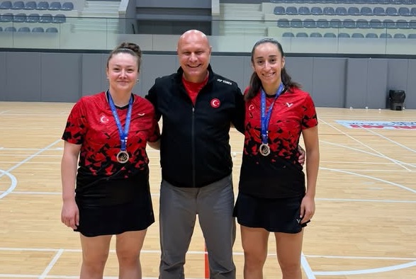 Erzincanlı Millî Badmintonculardan Uluslararası Turnuvada 3 Madalya